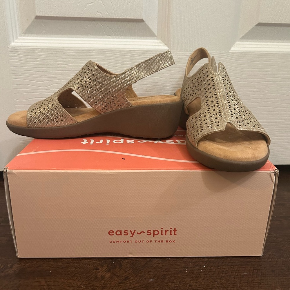 Women’s gold metallic sandals, Size 6